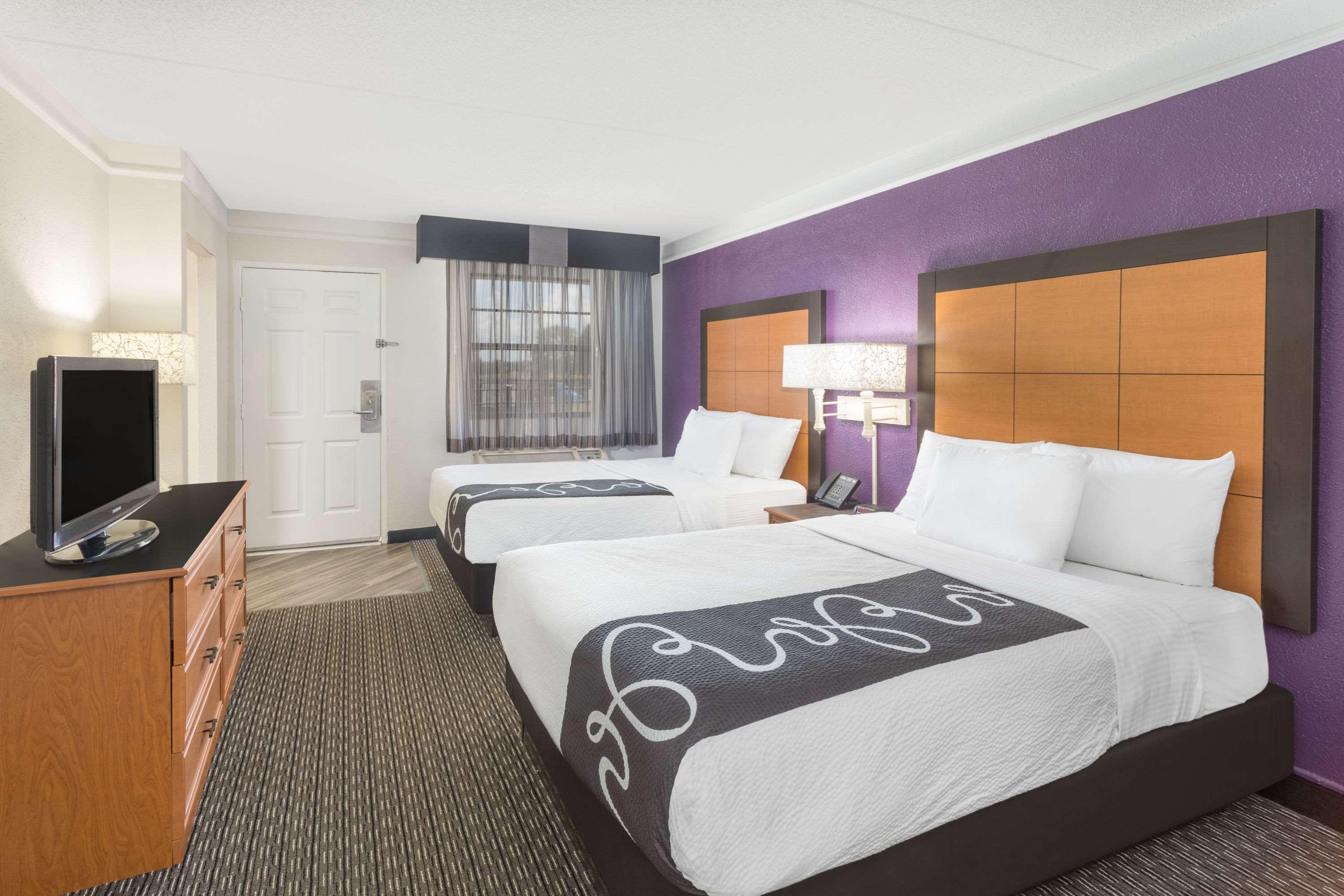 Baymont By Wyndham Greenville Woodruff Rd Eksteriør billede