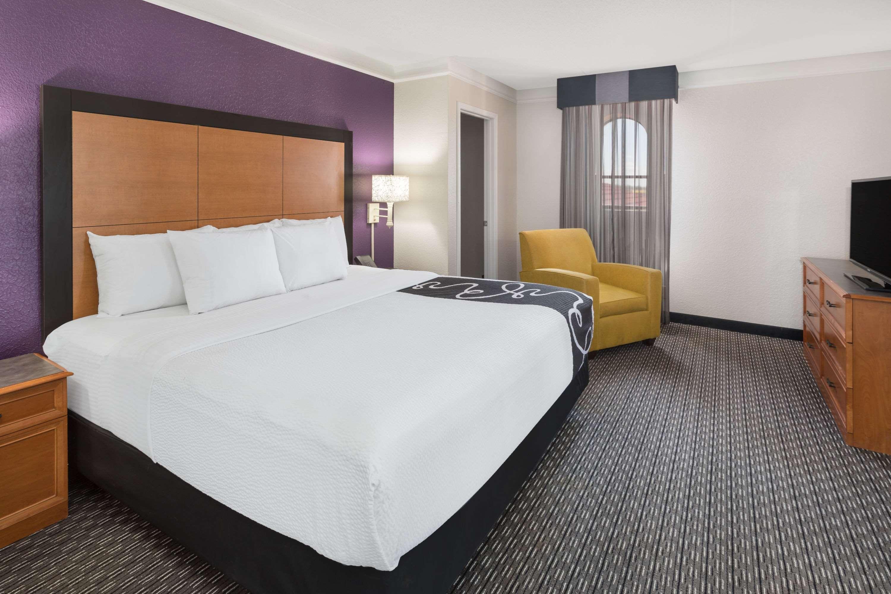 Baymont By Wyndham Greenville Woodruff Rd Eksteriør billede