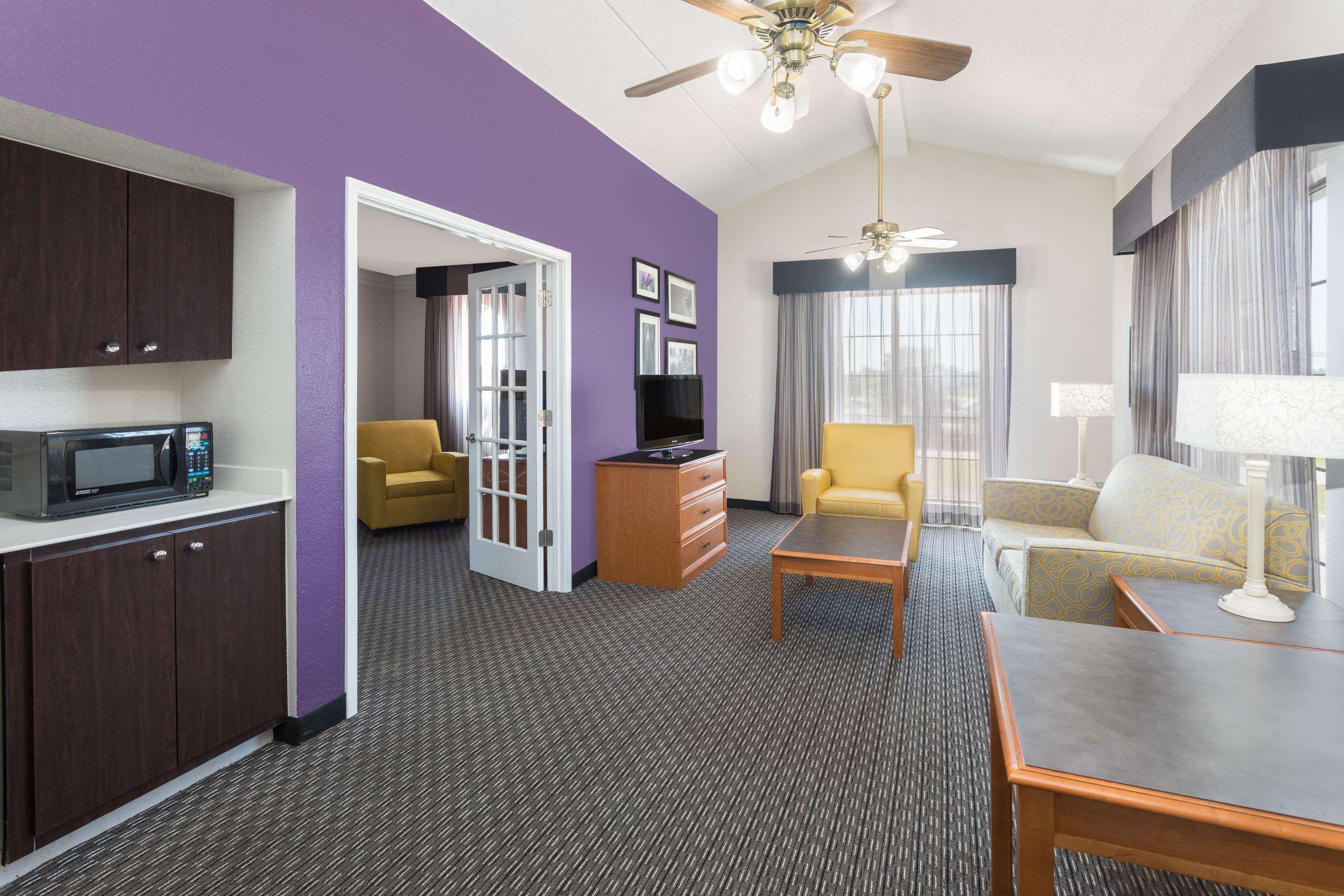Baymont By Wyndham Greenville Woodruff Rd Eksteriør billede