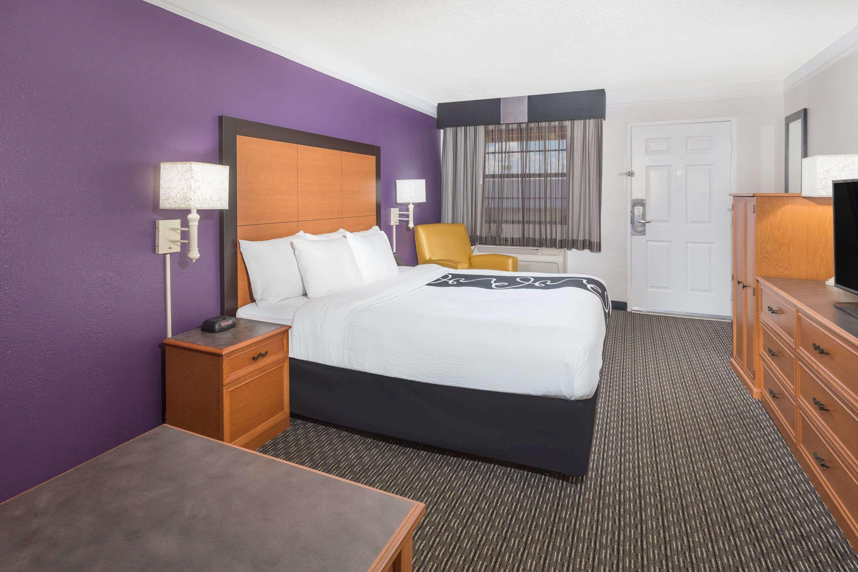 Baymont By Wyndham Greenville Woodruff Rd Eksteriør billede