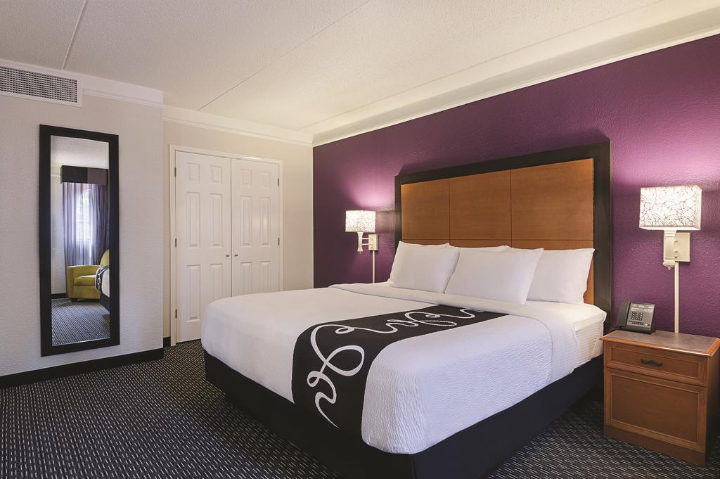 Baymont By Wyndham Greenville Woodruff Rd Eksteriør billede