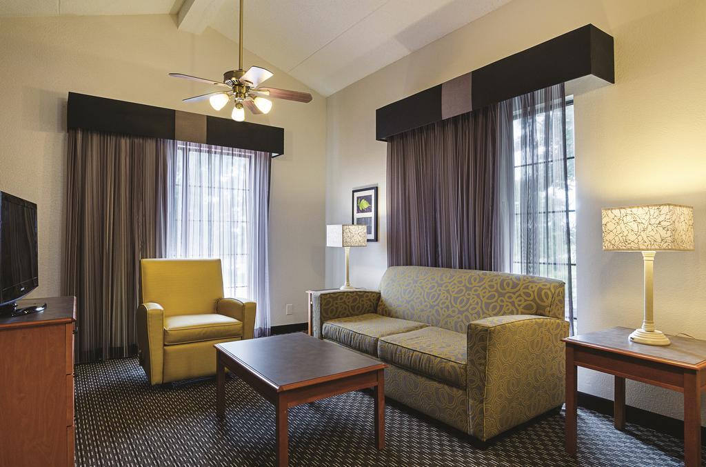 Baymont By Wyndham Greenville Woodruff Rd Eksteriør billede