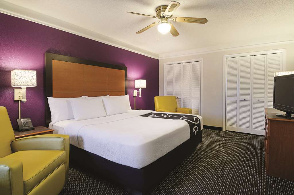Baymont By Wyndham Greenville Woodruff Rd Værelse billede