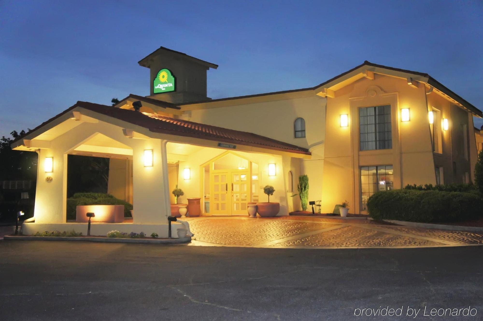 Baymont By Wyndham Greenville Woodruff Rd Eksteriør billede