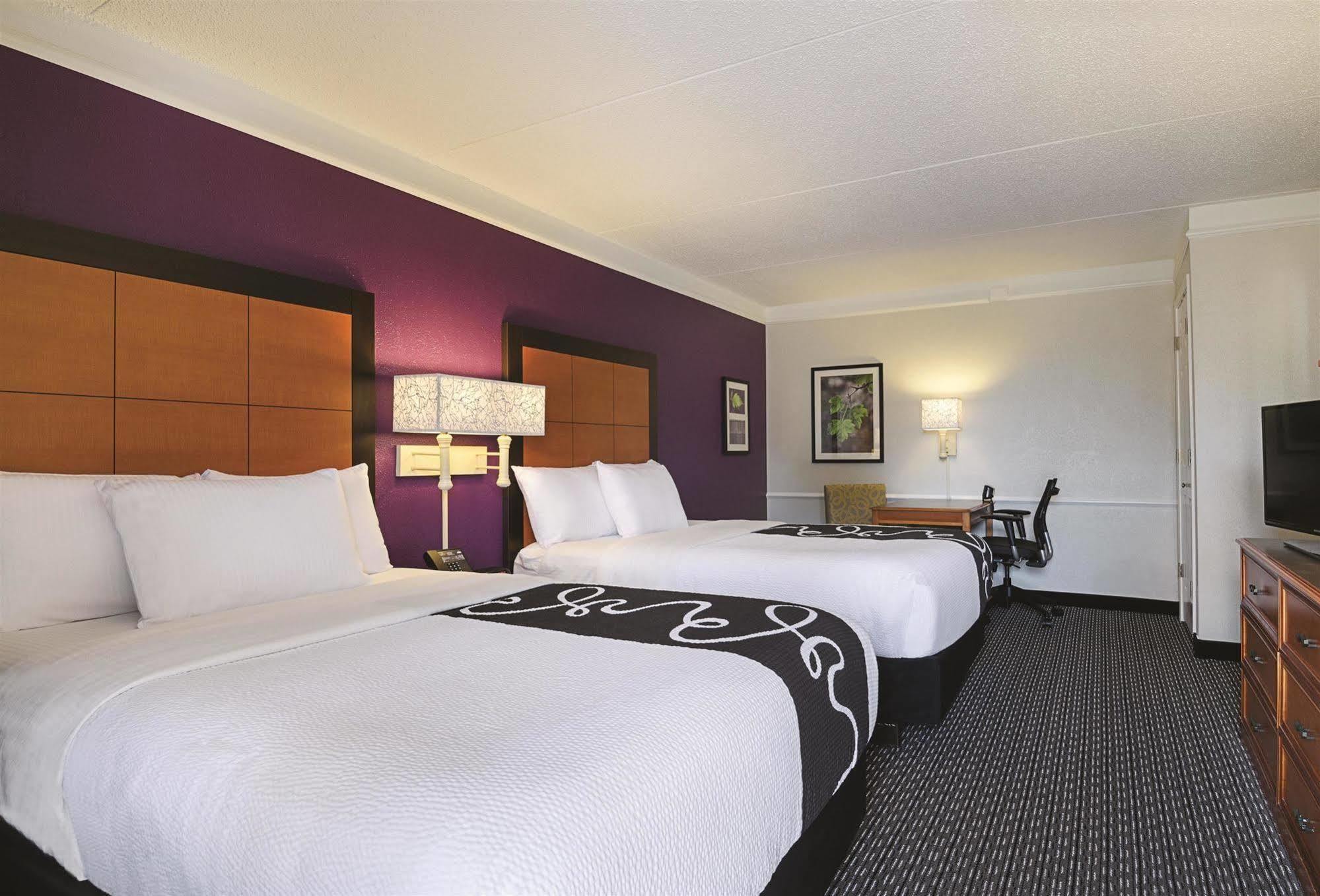 Baymont By Wyndham Greenville Woodruff Rd Eksteriør billede