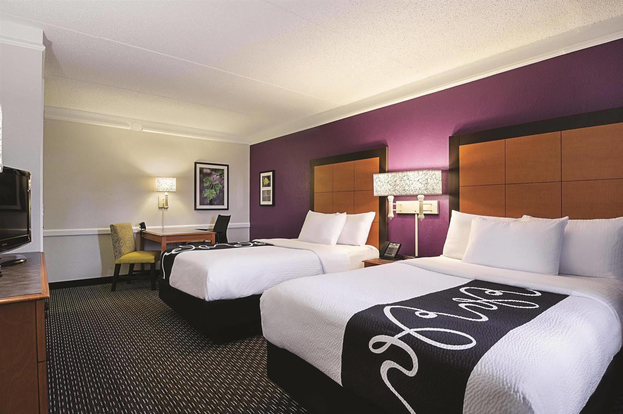 Baymont By Wyndham Greenville Woodruff Rd Eksteriør billede